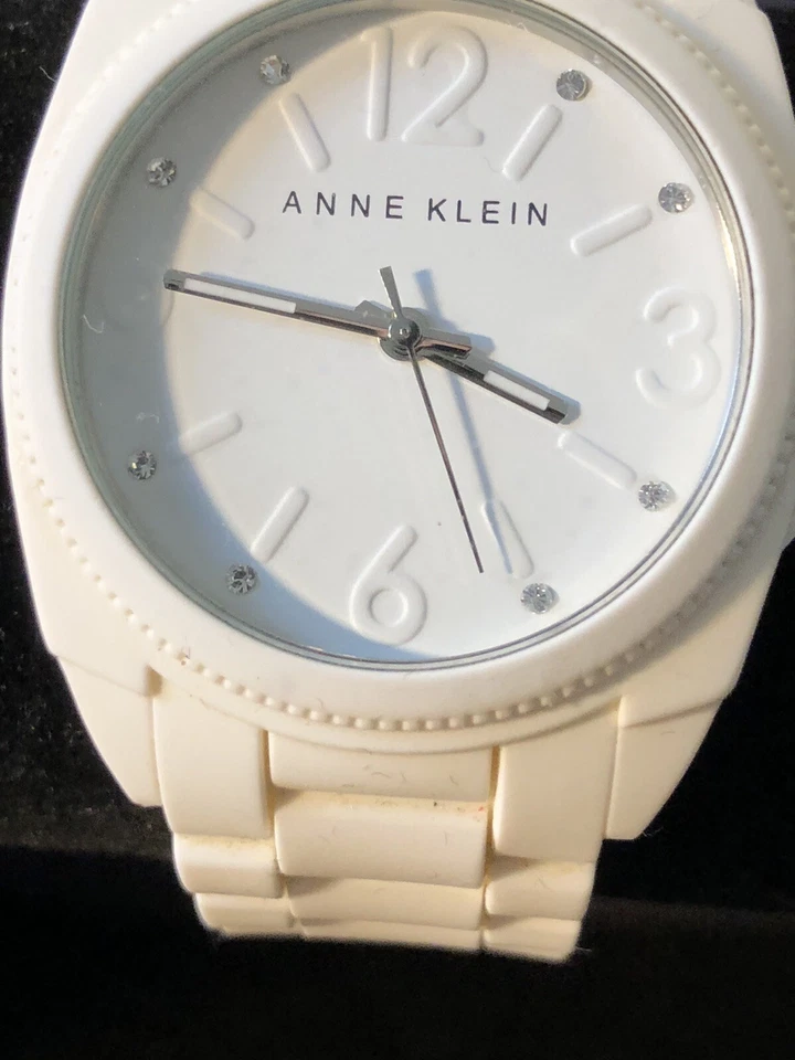 Reloj pulsera Anne Klein para mujer todo blanco correa de silicona para dama batería nueva Foto 4 de 4