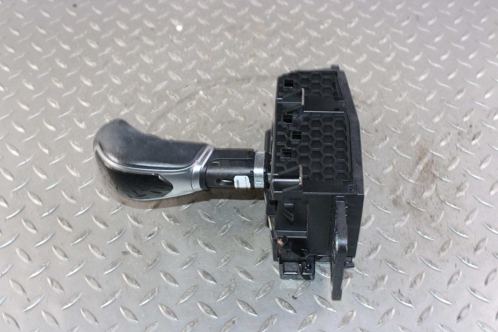14-17 Ghibli Automatic AT Console Mounted Gear Shifter Lever Selector Factory OE
