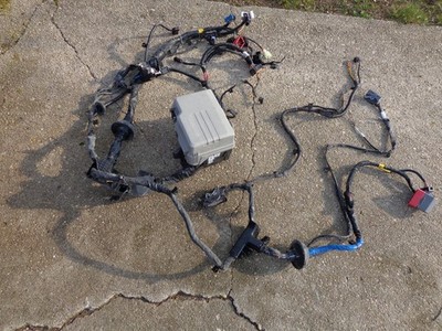 2023 2024 KIA TELLURIDE 3.8 ENGINE BAY WIRE HARNESS FUSE BOX 91230 S9250 damaged