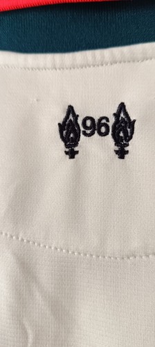 L.F.C. Liverpool Trikot Gr.L - Bild 3 von 3