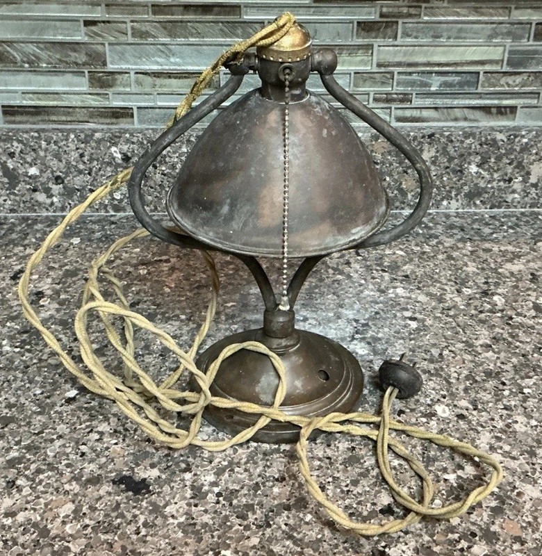Vintage Metal Harp Shaped Desk Lamp With Shade