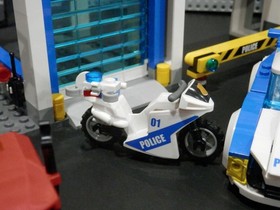 LEGO City Lot Police Station 60141 & 7942 Off Road Fire Rescue With Minifigures