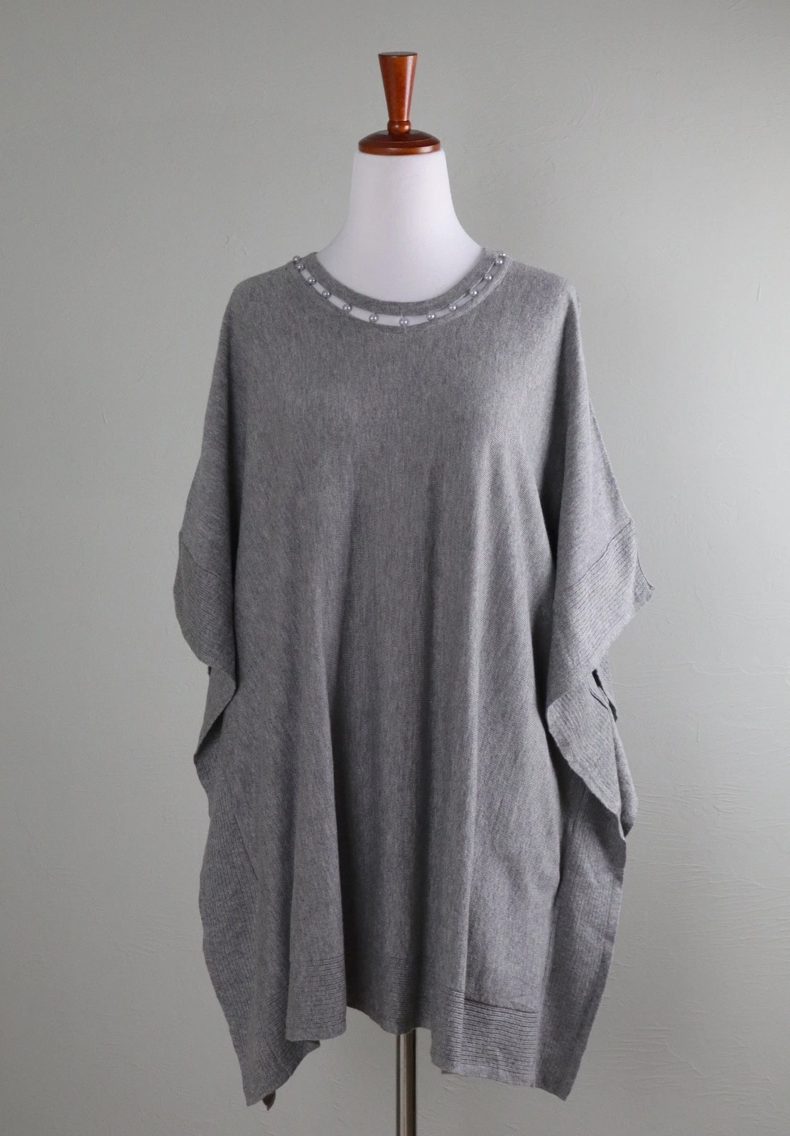CHICO'S NWT $109 Pearl Detail Poncho Sweater Top Size 0 / 1 / Small / Medium