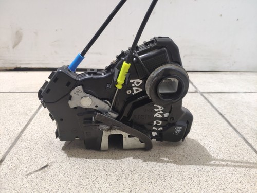 TOYOTA AURIS E15 Front Right Door Lock 1.8 Petrol 108kw 2007 - Picture 2 of 6