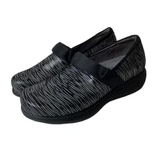 Softwalk women’s Meredith sport clogs slip on shoes size 8M