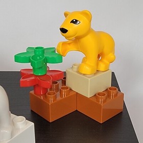 Lego Duplo 4962 Baby Zoo Reissue 100% COMPLETE Giraffe Polar Bear Elephant Lion