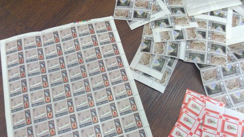 GIBRALTAR 1960 -1981 DEFINTIVE STAMPS ACCUMULATION SG CAT £2210 MNH - Picture 7 of 9