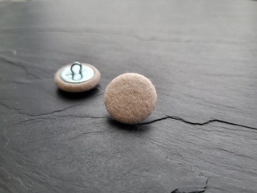 Pale Pink 100% Wool Felt Covered Buttons 14, 19, 23, 25 or 31mm in 85 colours - Picture 4 of 13