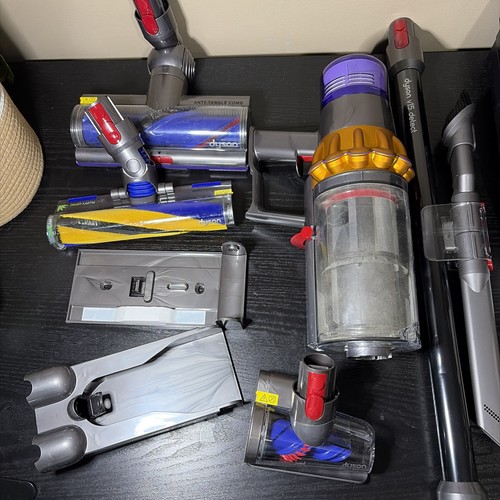 Dyson V15 Detect Cordless Stick Vacuum Cleaner - Yellow/Nickel  (FOR PARTS)