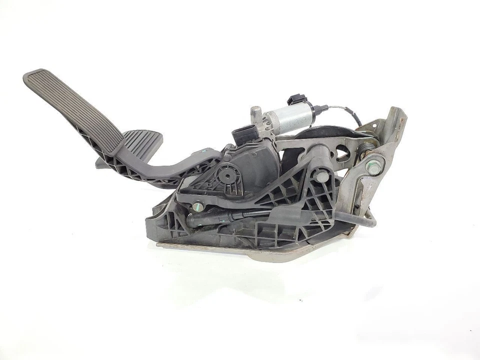 GMC Sierra 1500 2009 acelerador OEM con pedal de freno Foto 2 de 4