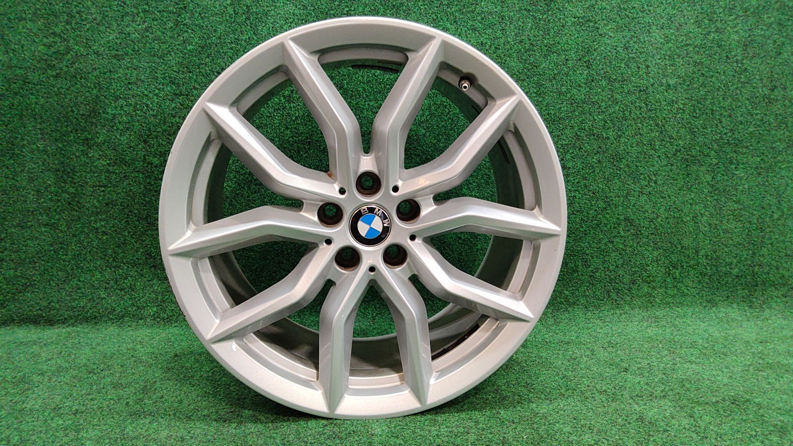 Bmw Wheel Rim 5-y Spoke 9jx19 Reflexsilber Oem 36116880685