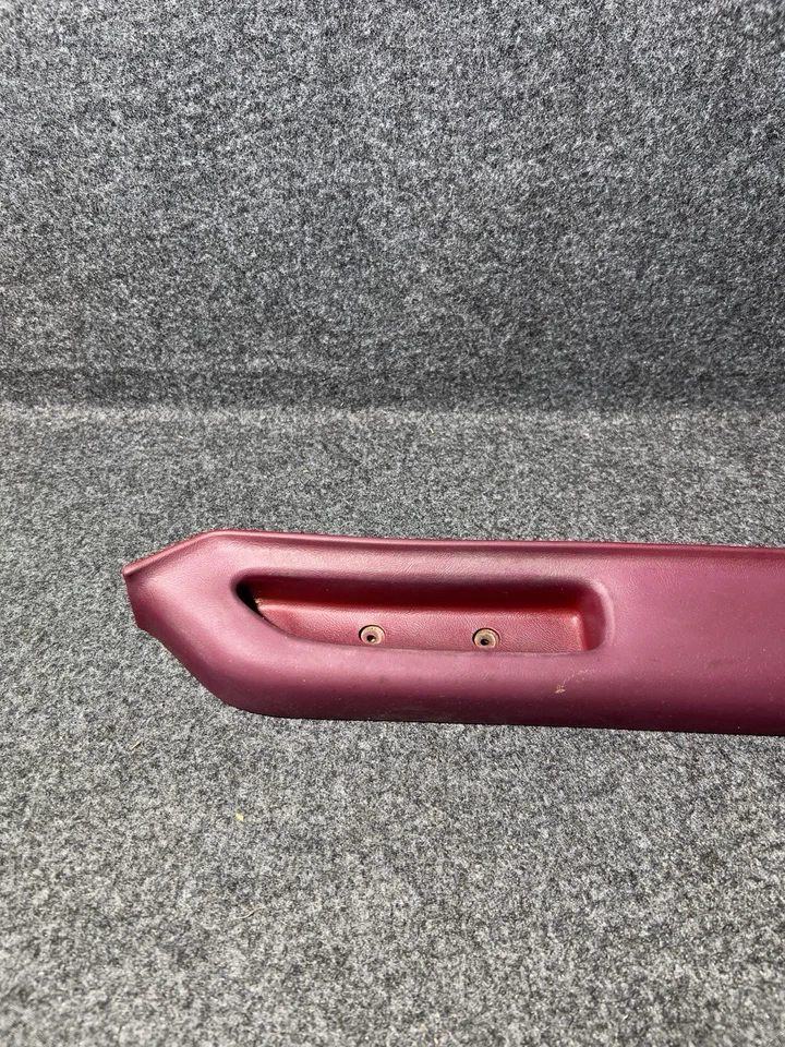 Chevrolet S10 1986-1994 panel de puerta reposabrazos pasajero derecho rojo OEM Foto 2 de 4