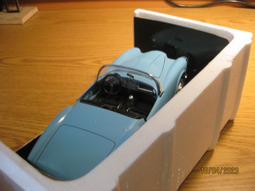 1/18 1955 LANCIA B24 AURELIA SPYDER IN LIGHT BLUE BY BURAGO #3010 - Picture 7 of 18