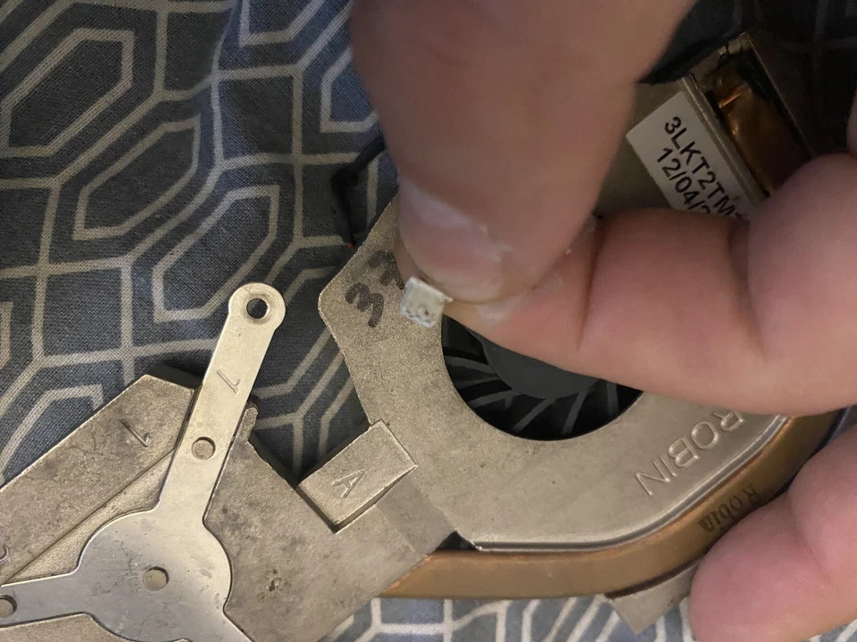 371796-001 HP COMPAQ NX9030 CPU HEATSINK WITH FAN 371796-001 - Image 3 of 4