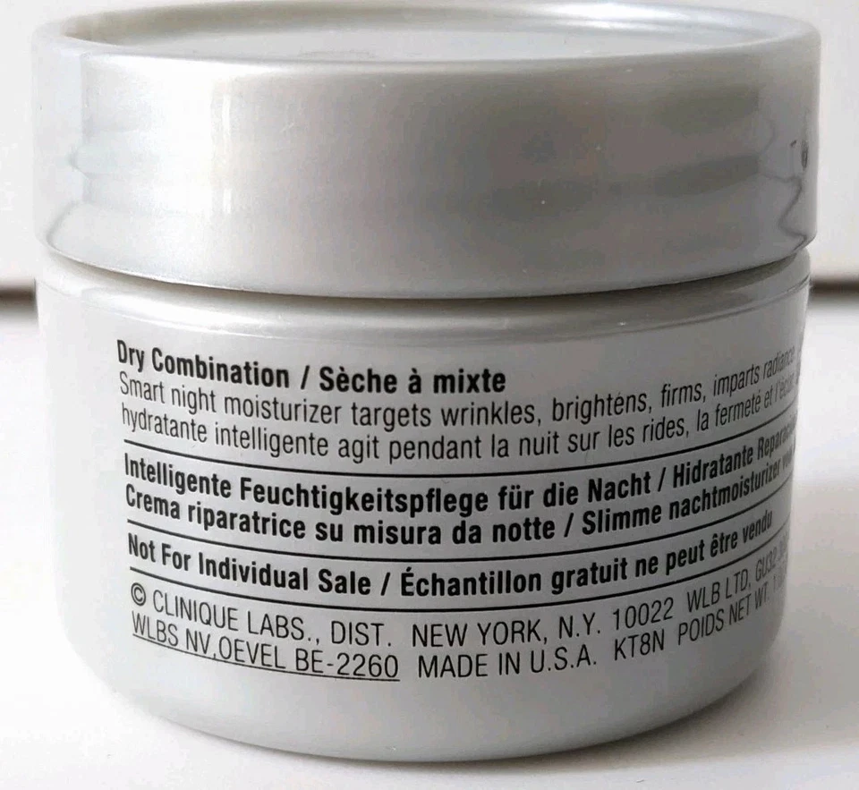 Crema hidratante Clinique Smart Night personalizada combinación seca 1 oz 30 ml Foto 2 de 3