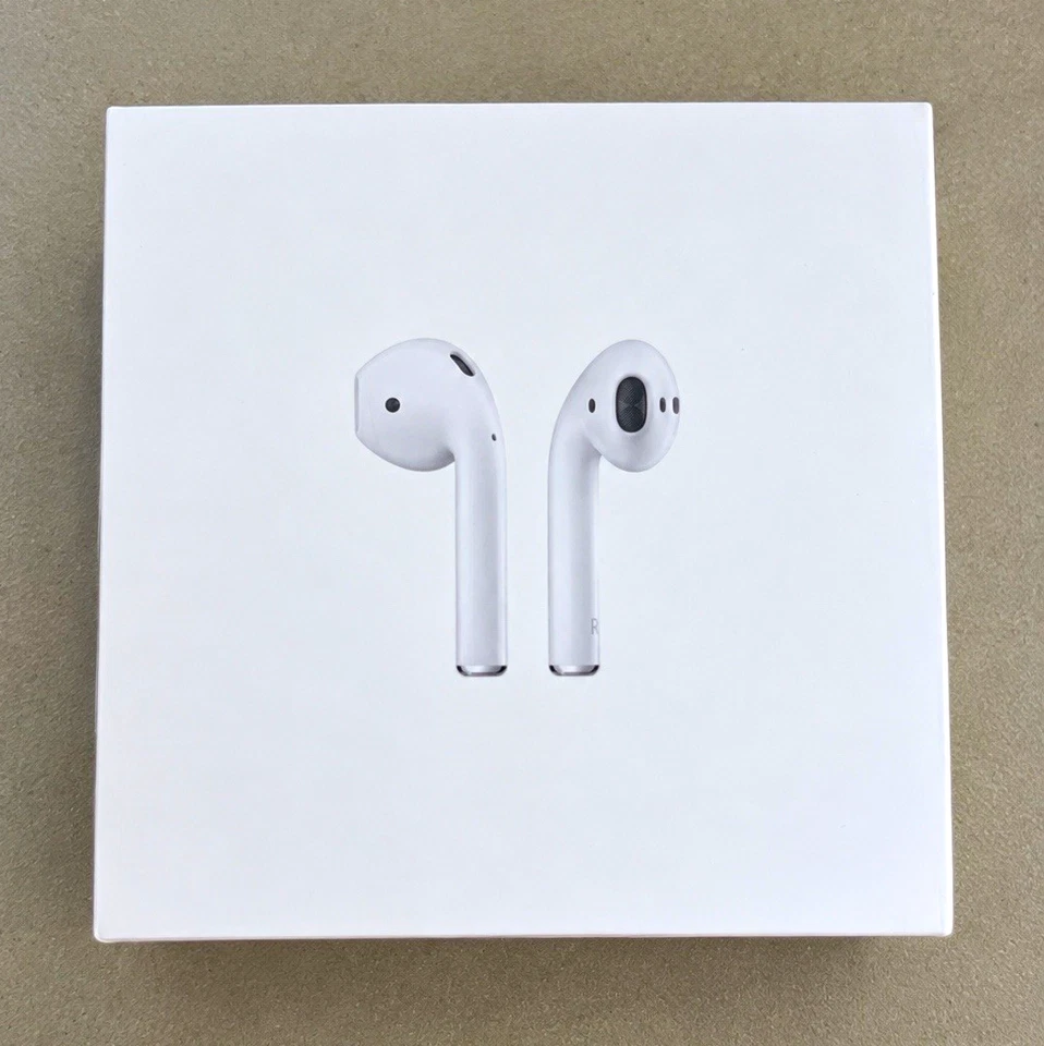 Apple AirPods (1st generation), photo 1 of 3