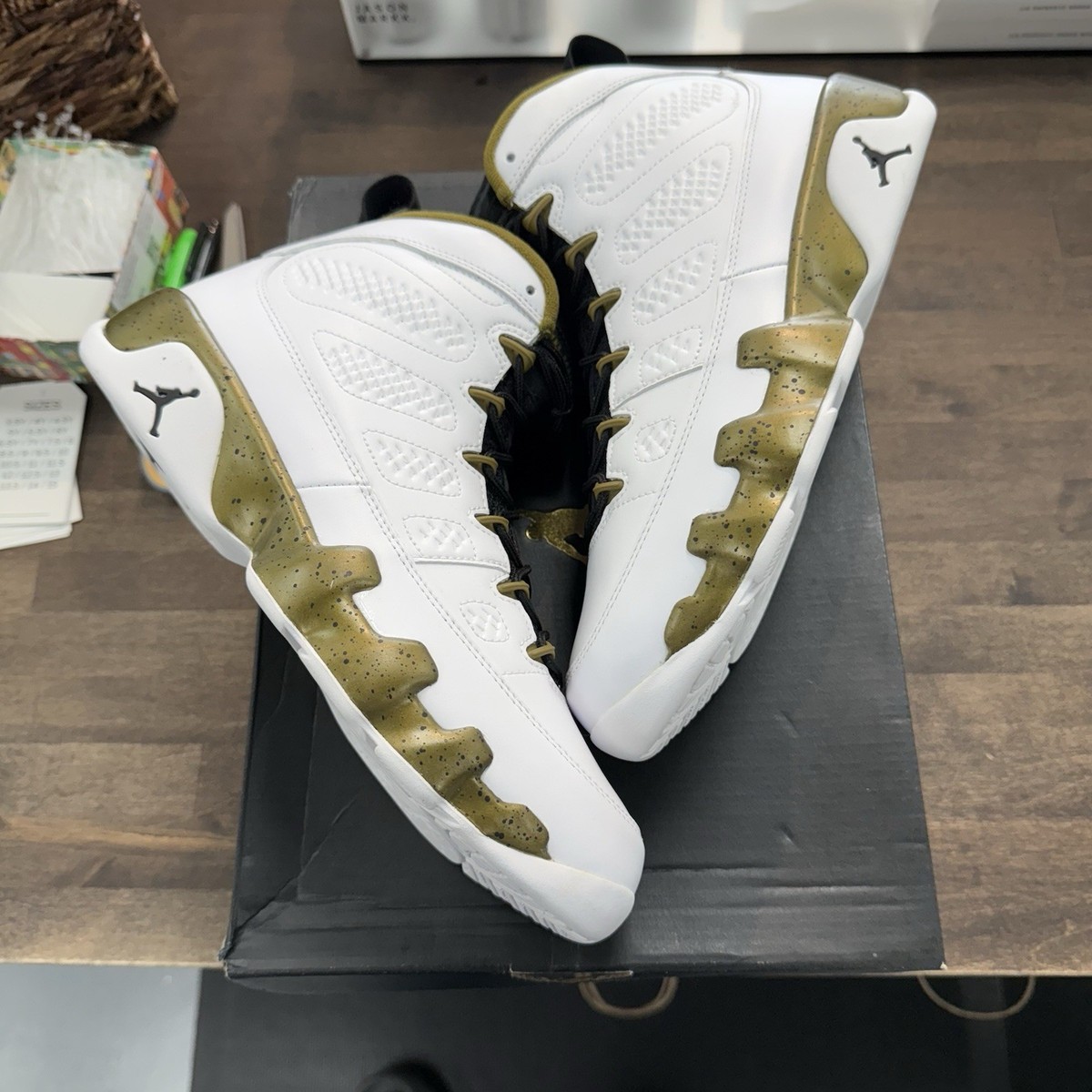 Size Air Jordan Retro Statue (NEW)