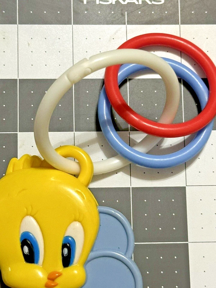 Anillo de dentición duro y suave Looney Tunes Lovables 1994 Gerber Piolín pájaro juguete para bebé Foto 3 de 4