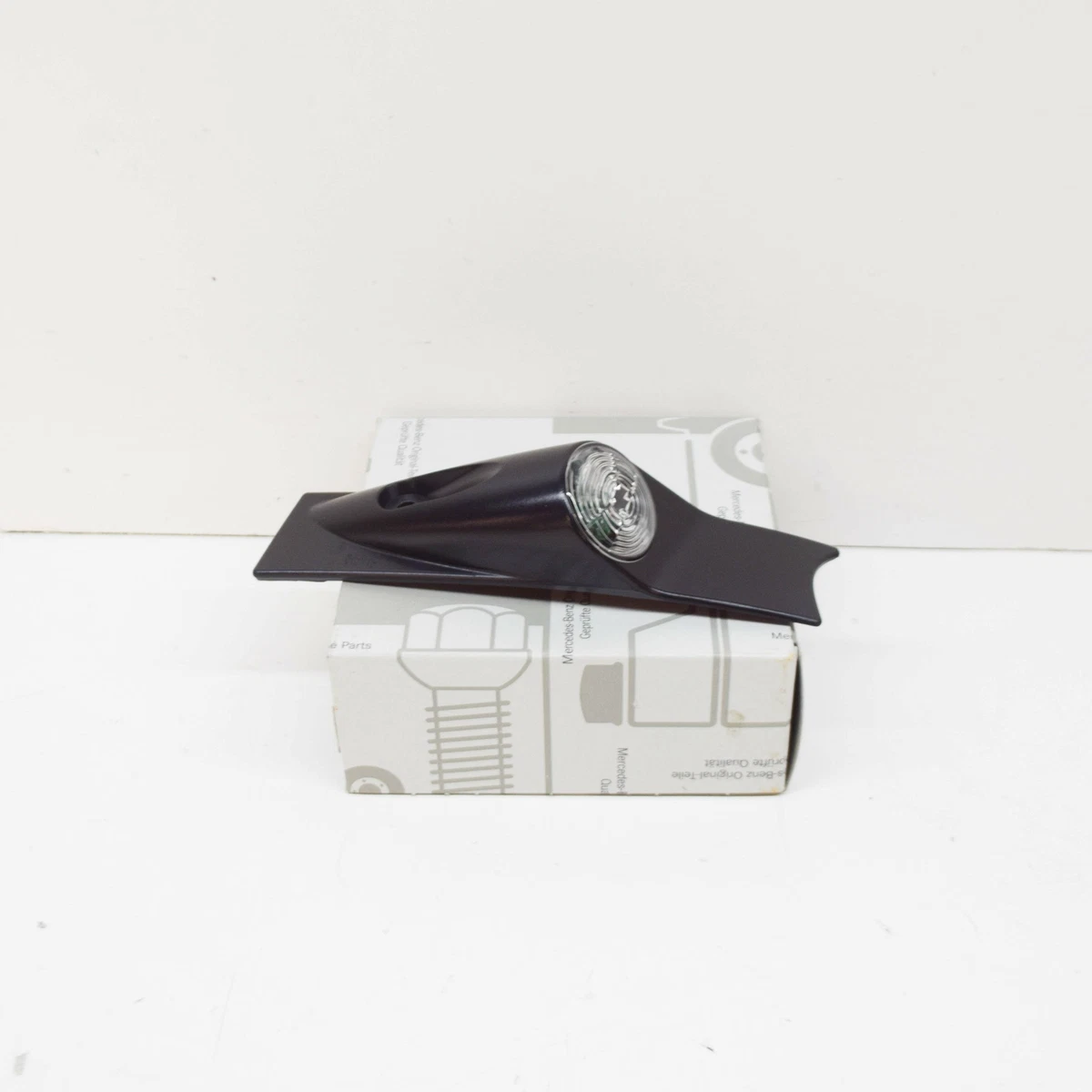 NEW MERCEDES-BENZ SPRINTER 906 FRONT LEFT MARKER LIGHT A9068201656  