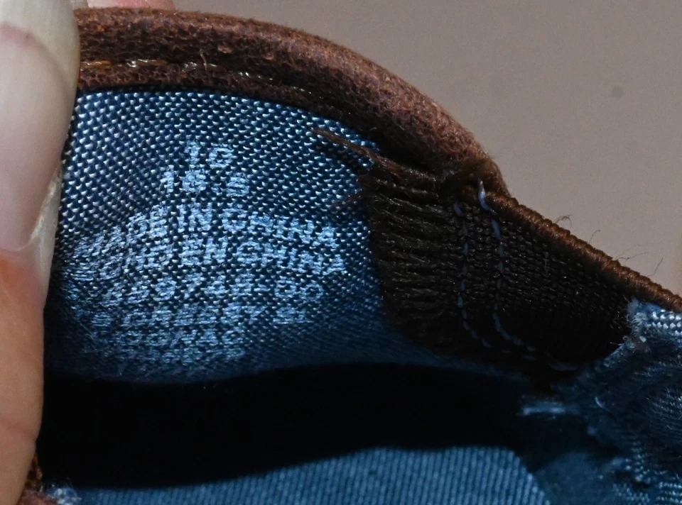 OLD NAVY KIDS Deck Shoes slip on size 10 youth #559748-00 Used  - Image 4 of 4