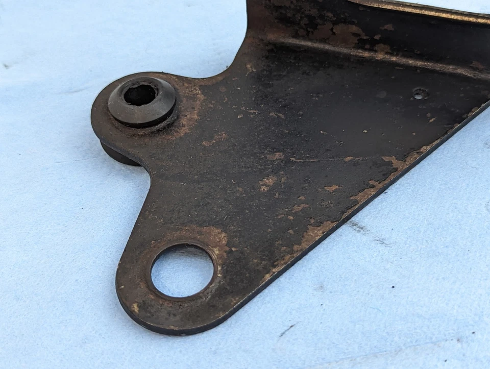 Soporte de caja de aire Dodge Shelby Daytona Chrysler Lebaron GTC 4306916 TC Maserati Foto 3 de 4