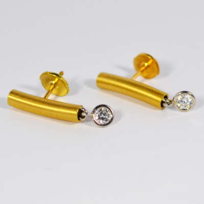 Handmade Yellow Gold 750 Earrings with 2 Brilliant 0.5ct. SI/W Herst. in FRG