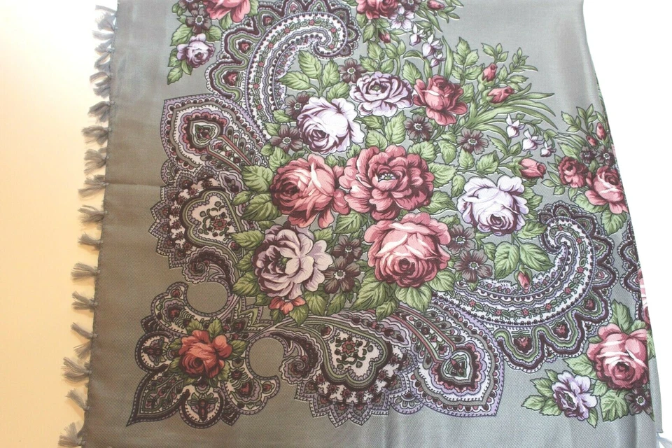 Vintage Russian shawl Russian Folk shawlGray scarf Floral Shawl Shawl With Tasse - Image 3 of 4