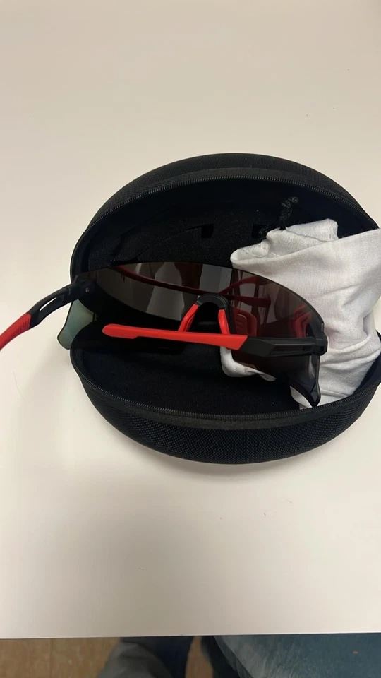 ochiali da sole uomo Adidas - Immagine 3 di 4