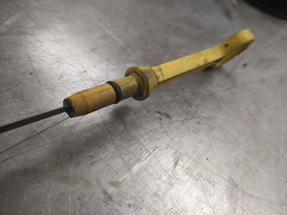 Масляный щуп двигателя с трубкой для 08–15 Jeep Patriot 2.4 04884688AD - Изображение 2 из 4