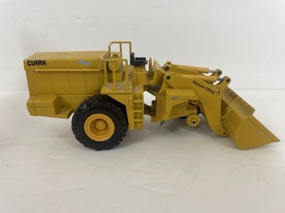 MISSING WHEEL Conrad Clark 175C Michigan Wheel Loader 1:50 Scale Diecast Model