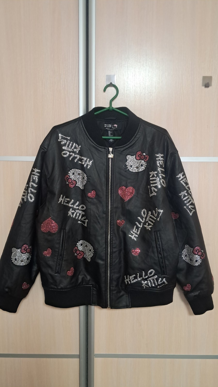 FOREVER 21 x Hello Kitty Black Rhinestone Bomber Jacket. Size Medium Japan Style image 9