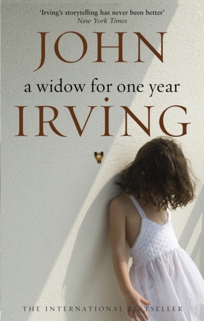 A Widow For One Year by John Irving (Paperback Book)