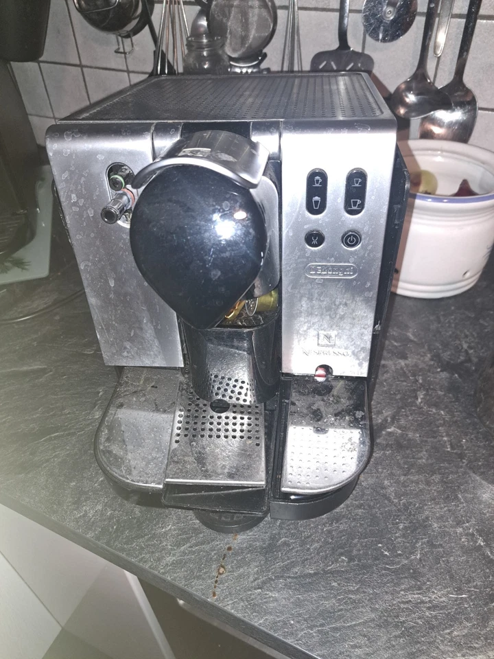 DeLonghi Nespresso EN 680.M Automatik defekt Ersatzteilspender