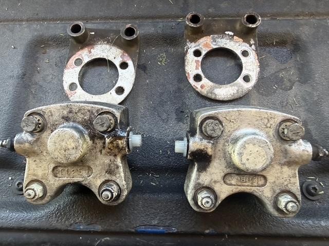 Cleveland Aircraft Brake Caliper Assembly’s 30-63E  With Mounting Bracket.