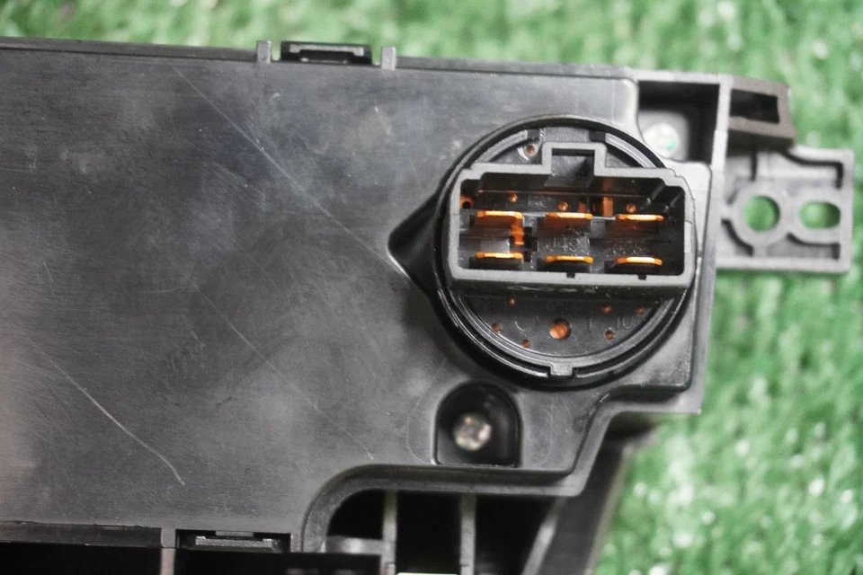 2010 2011 2012 2013 SUBARU LEGACY TEMPERATURE AC Control PANEL OEM 72311AJ08A - Image 4 of 4