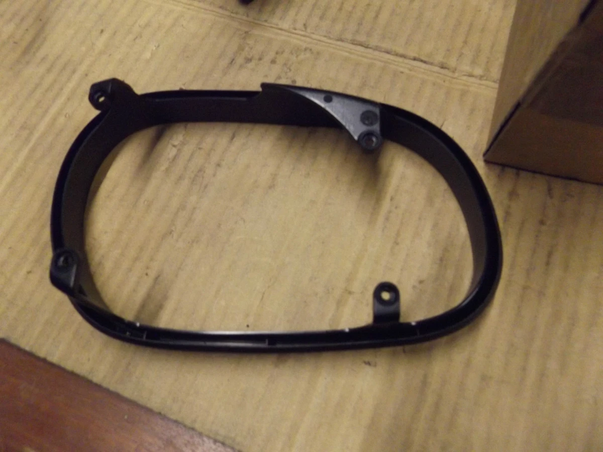 New Genuine Mitsubishi Carisma 1800 L/H Wing Mirror Ring MR388061 