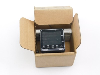 OMRON E5CC-RX3A5M-000 DIGITAL CONTROLLER VOLTS 100 to 240