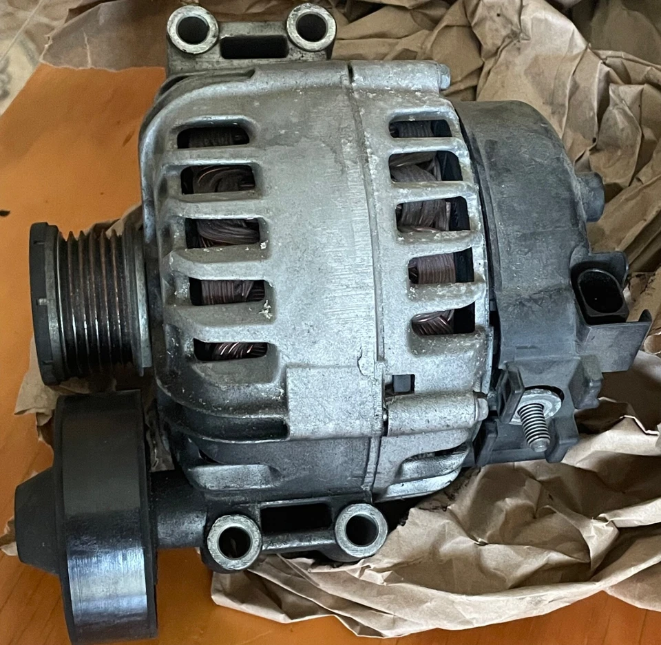 2010 宝马 528I XDRIVE 3.0L 原始设备制造商替代组件 7521178 VALEO 180 AMP 09 10 — 第 3/4 张图片