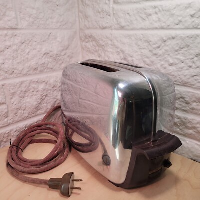 Vintage Chrome Toastmaster Toaster Model 1B14 Art Deco Bakelite