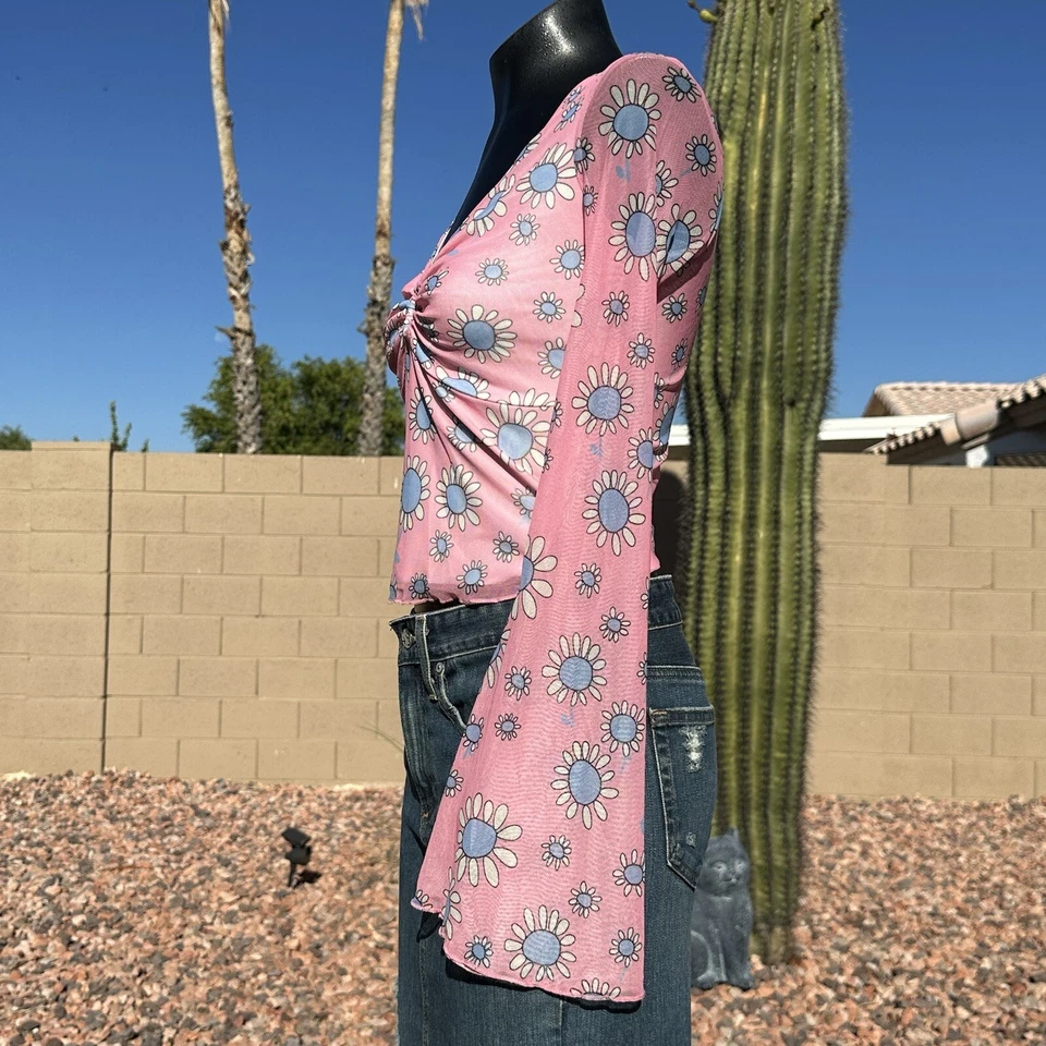 Blusa Top Mediana Dollskill dELiA*S Rosa Margarita Floral Recortada Junta Tórica Malla Foto 4 de 4