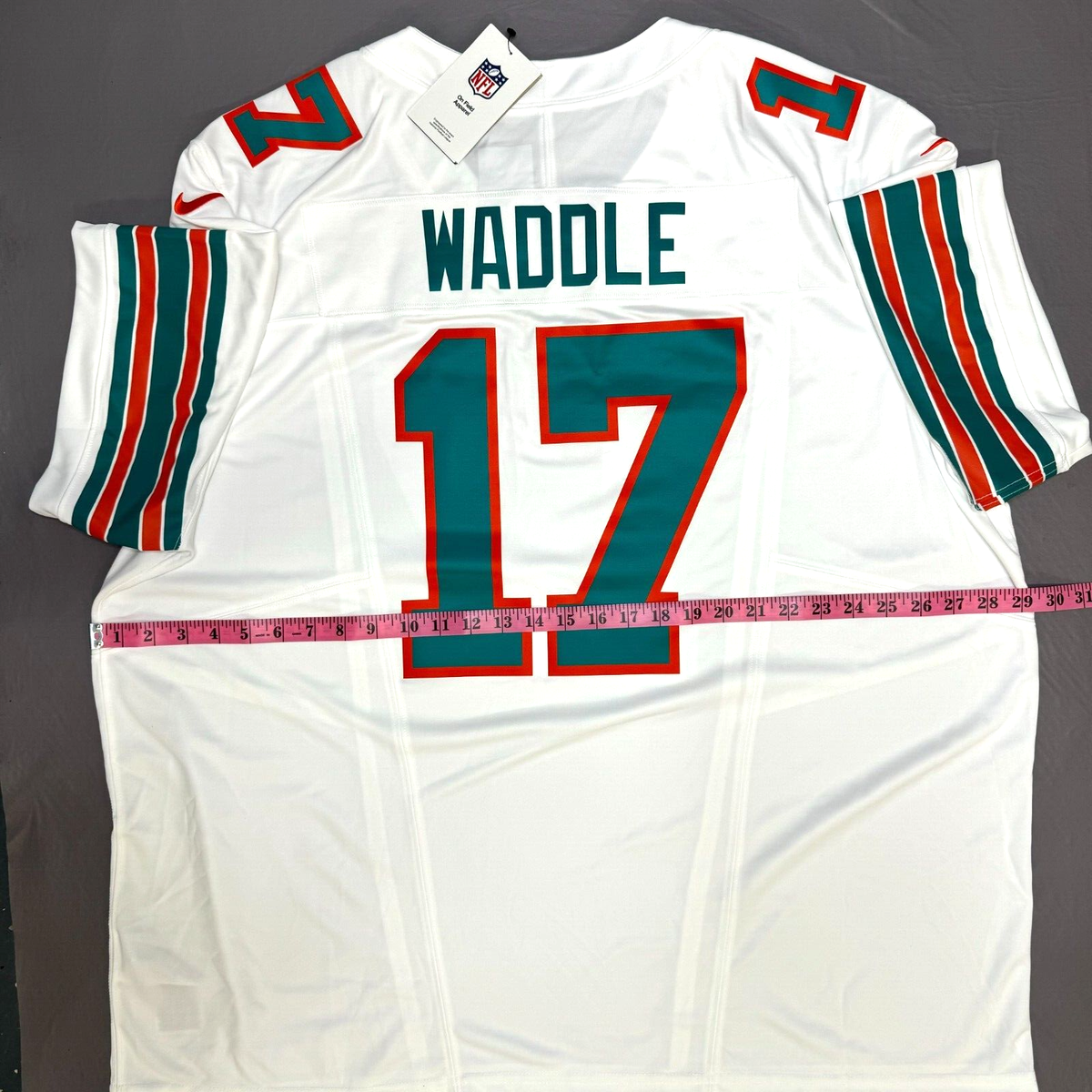 [最終価格] 新品Waddle #17 マイアミドルフィンズ　ジャージ NFL 最終価格] 新品Waddle #17 マイアミドルフィンズ ジャージ NFL
