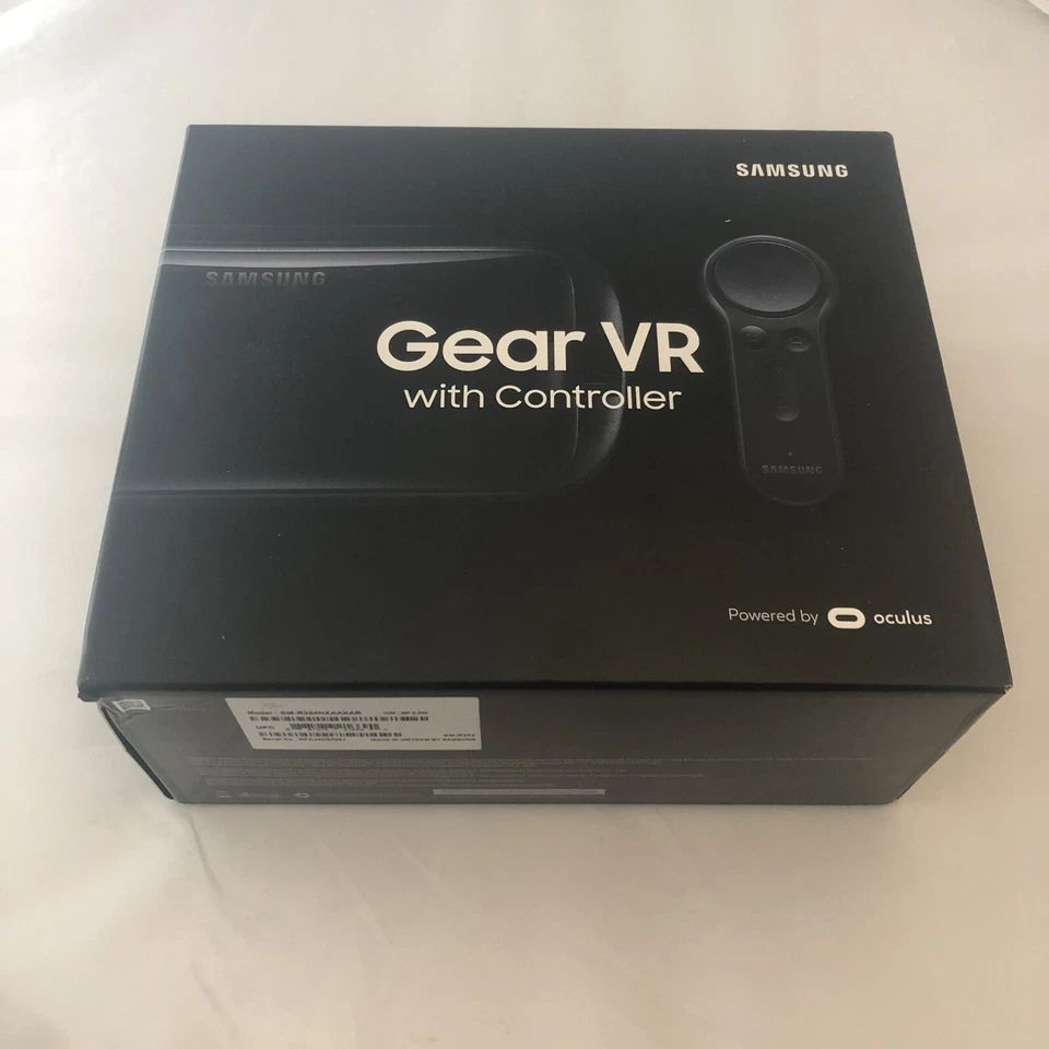 Samsung Gear VR Headset & Controller Galaxy S8 S7 SM-R324 Oculus w/ Box - Image 2 of 4