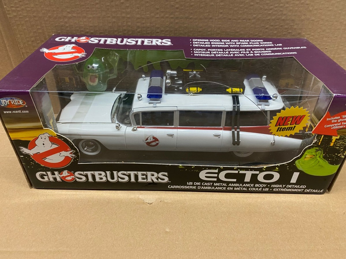 Ghostbusters ECTO 1 - 1:21 Scale Includes Slimer The Ghost