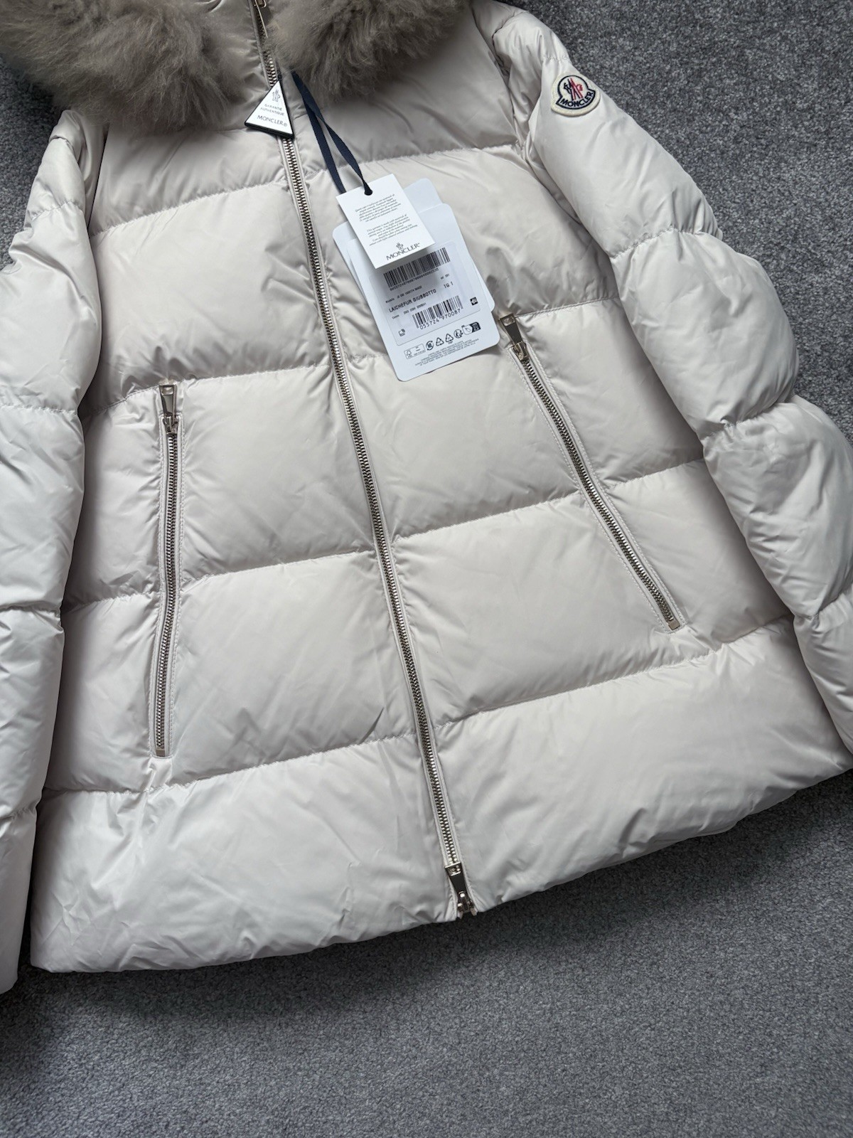 Moncler Laichefur Hooded Shearling-Trimmed Short Down Jacket RRP £1,920 image 3
