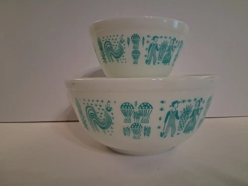 Vintage Pyrex Amish Butterprint Mixing Bowls #401 #403
