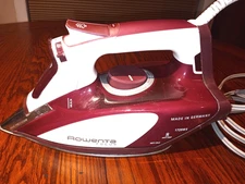 Rowenta DW5182 Focus 1725-Watt Corded Steam Iron Made in Germany  EUC (85A)