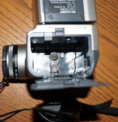 SHARP Video8 VIEWCAM VL-EL300 ① Sharp 8mm Viewcam 8 DIS Camcorder VL-E765U w/ Tape / Charger