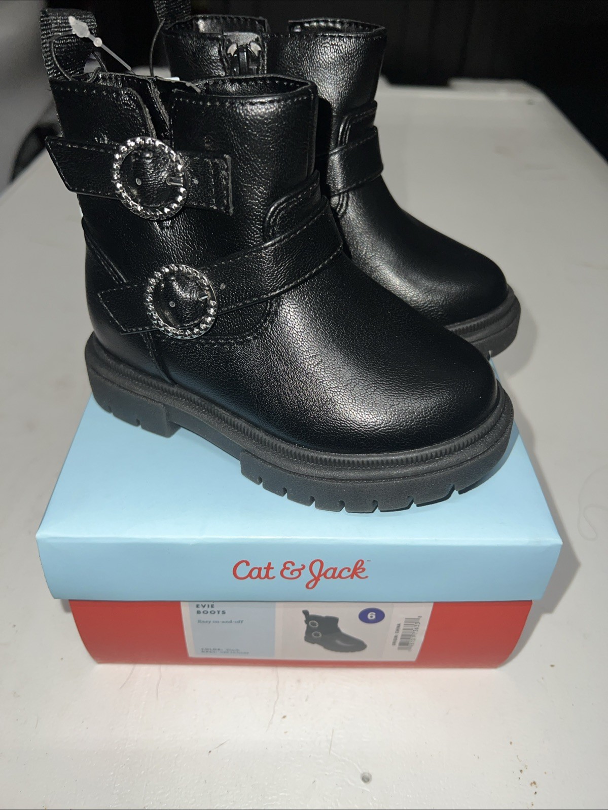 Toddler Girls' Evie Lug Sole Ankle Boots - Cat & Jack Black