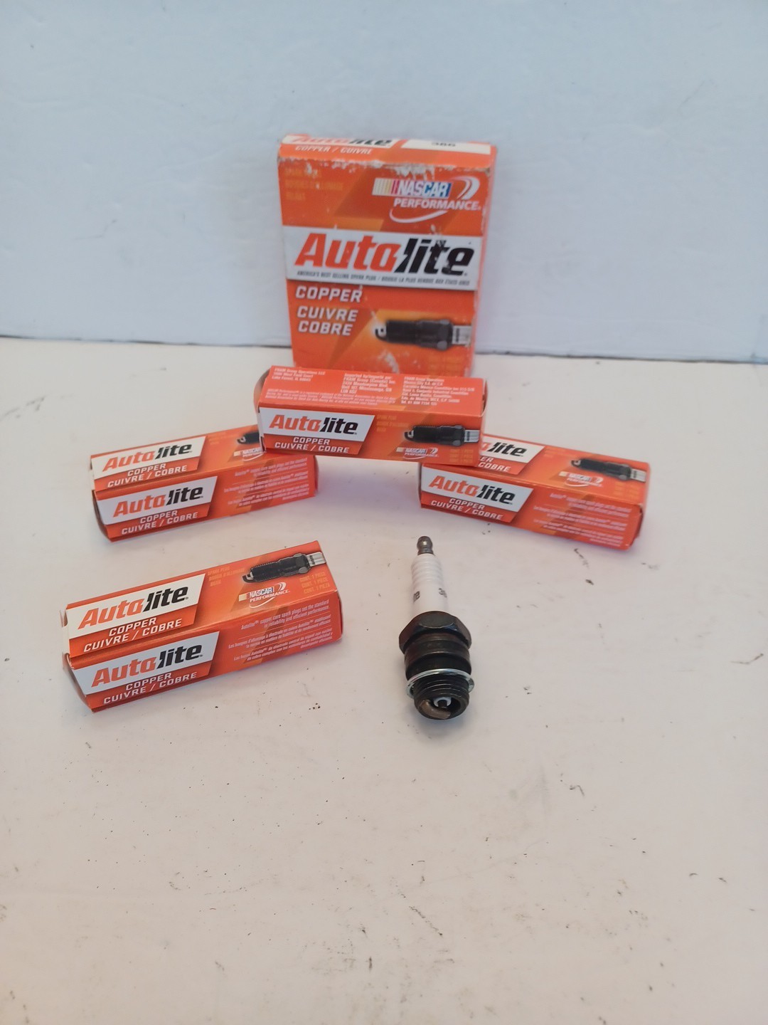 Autolite 386 Nickel 4-Pack Of Spark Plugs Removable Terminal Nut NEW IN BOX