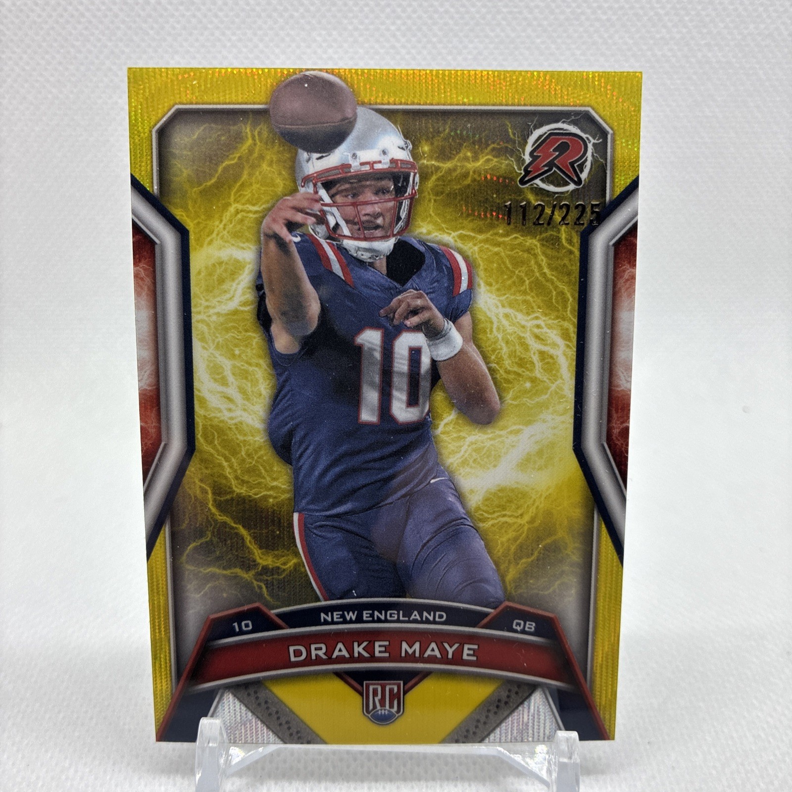 2024 Topps Resurgence - Rookies Drake Maye #164 Yellow Surge Refractor /225 (RC)